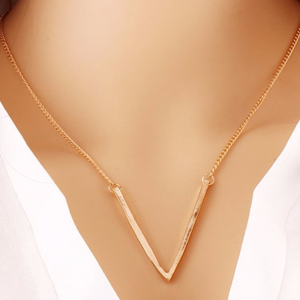 Boho V Pendant necklace